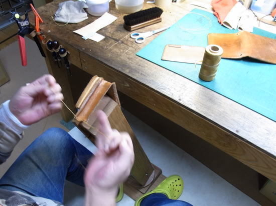 総手縫いの革製品になんでこだわるのか?